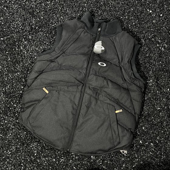 
Genuine Fppev toad sawtooth o letter down vest ceiling function wear-resistant warm and water-repellent vest