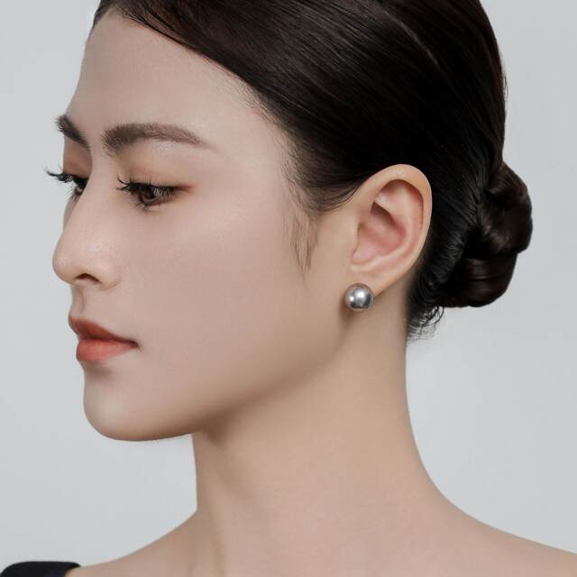 French Flat Round Steamed Bread Pearl Big Ear Female Earrings main image 1