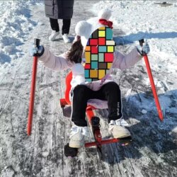 Indoor and Outdoor Ice and Snow World Non-Motorized Amusement Equipment: Ice Sled, Ice Spinning Top, Snow Dragon Boat, Ice Fun Car