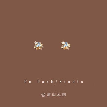 Mercury's magical colored little earrings!