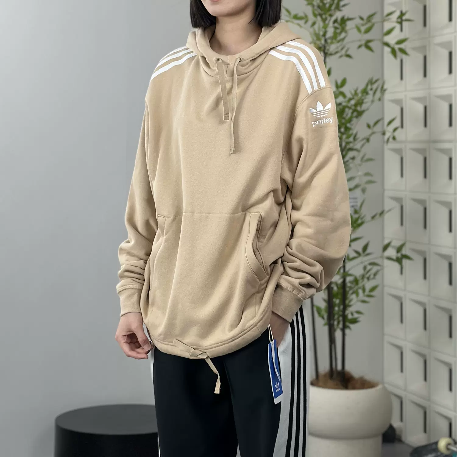 adidas阿迪达斯三叶草卫衣男女运动休闲时尚简约连帽套头衫hm6751