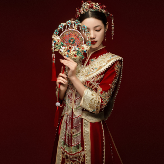中国の花嫁 結婚式 スーツ 鳳凰の冠＆手袋 - ロマンチックな起源
