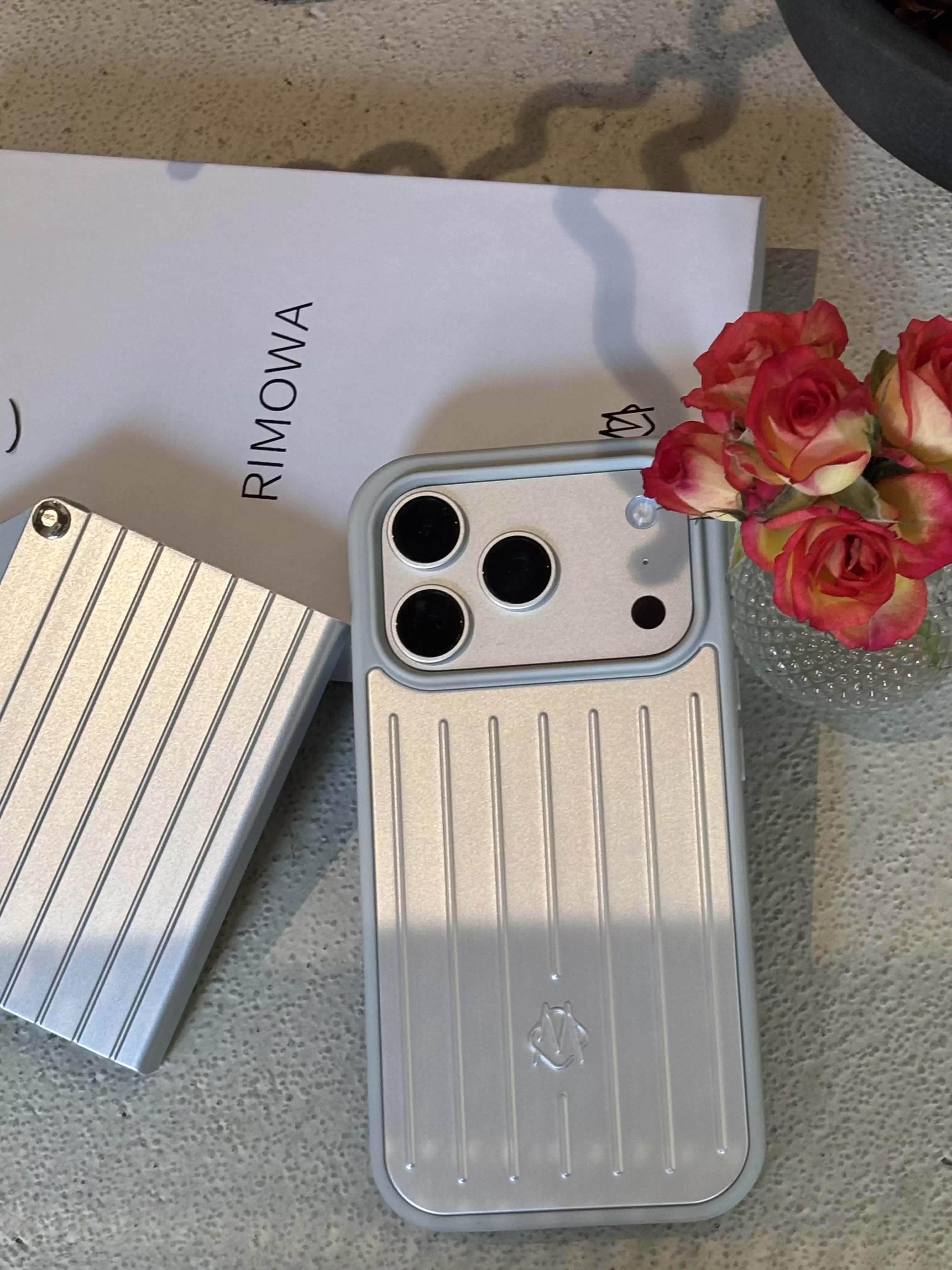 新品 未使用 RIMOWA オレンジ ストライプ iPhone17proケース 新品 未使用 RIMOWA オレンジ ストライプ iPhone17proケース - メルカリ