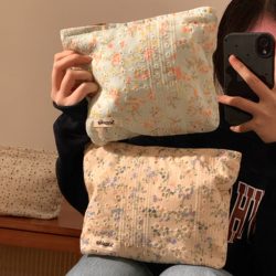 Cute Little Floral Cosmetic Bag for Women, Portable Large-Capacity Skin Care Product Storage Bag, Travel Outing Toiletry Bag, New Style