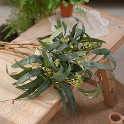 Nordic-Style Artificial Green Plant Single Stem with Fruit, Eucalyptus Leaf Artificial Flower Arrangement Decoration Prop for Photography