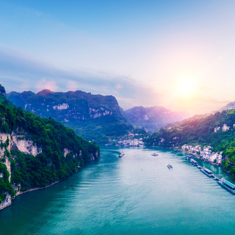 重庆5天4晚跟团游洪崖洞仙女山草原天生三桥乌江画廊磁器口解放碑