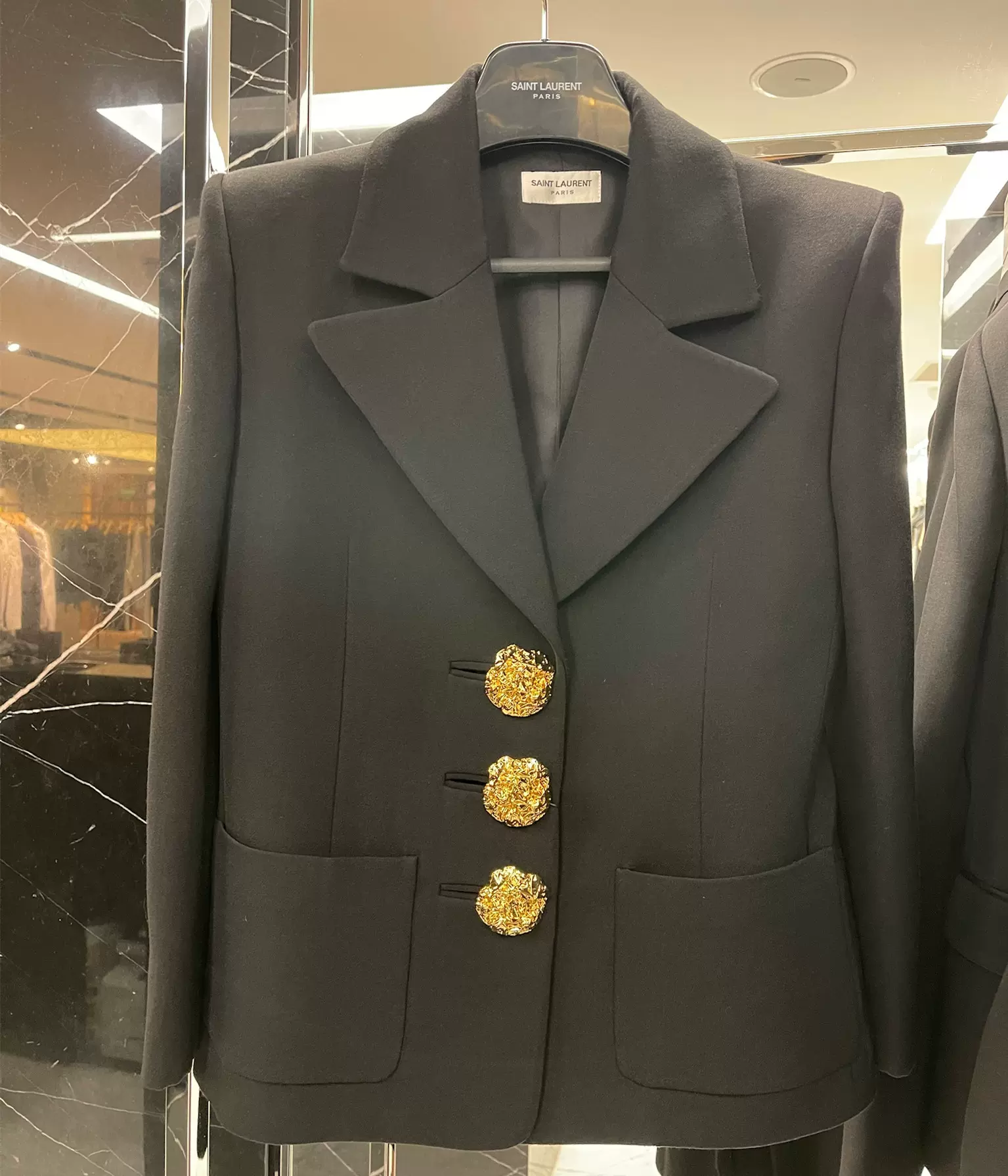 YSL圣罗兰23新款女士西装领单排浮雕金扣纯色长袖外套-Taobao Singapore