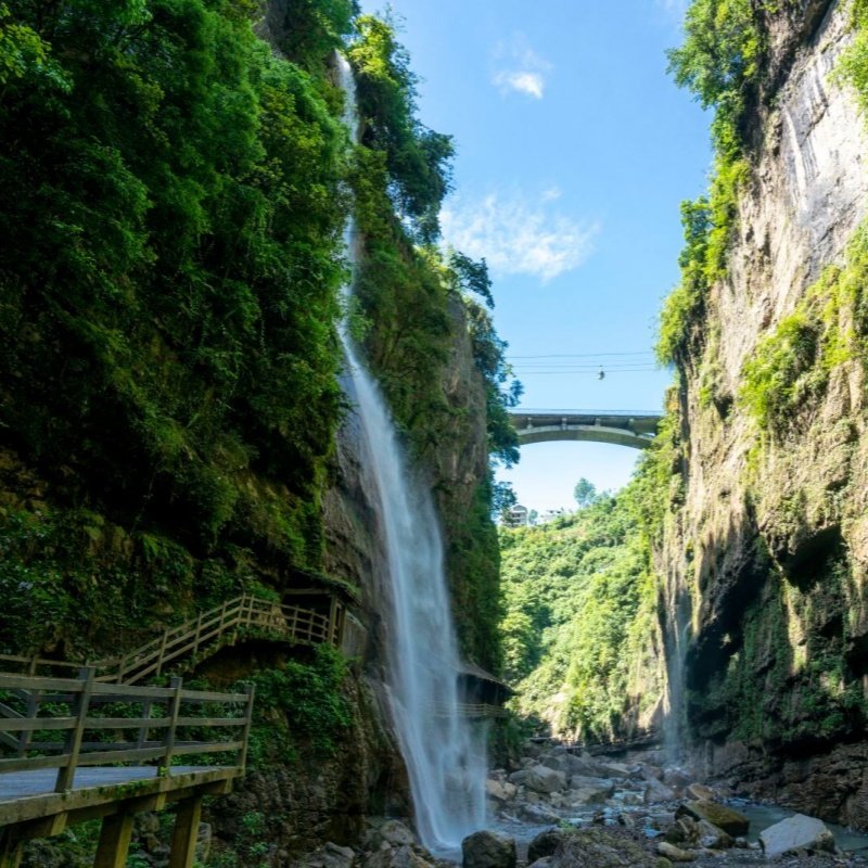 3天2晚丨恩施腾龙洞+屏山+大峡谷/地心谷/梭布垭/大清江/土女城