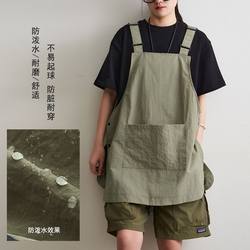 Water-repellent two-wear apron for catering, supermarket and nail art painting