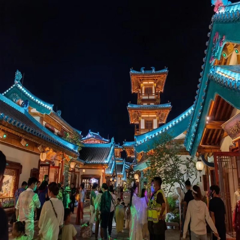 荆州方特 2天1晚跟团游 方特2日门票+住宿1晚+武汉往返大交通