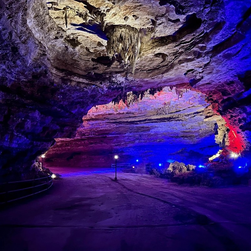 乌江寨+十二背后地下裂缝+双河谷2日游·住乌江寨景区