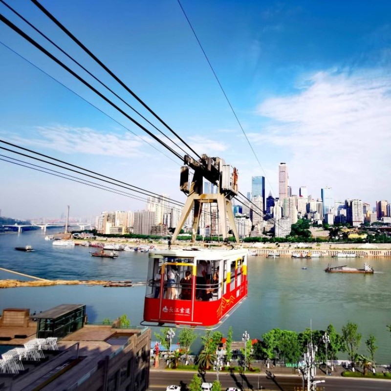 李子坝轻轨穿楼+怀旧轮渡+长江索道+三峡博物馆+洪崖洞1日包车游