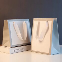 Gift Bag with a High-End Feel, Niche Kraft Paper Gift Bag, Small to Medium Size, Suitable for Souvenirs, Empty Gift Bag, High-End and Exquisite