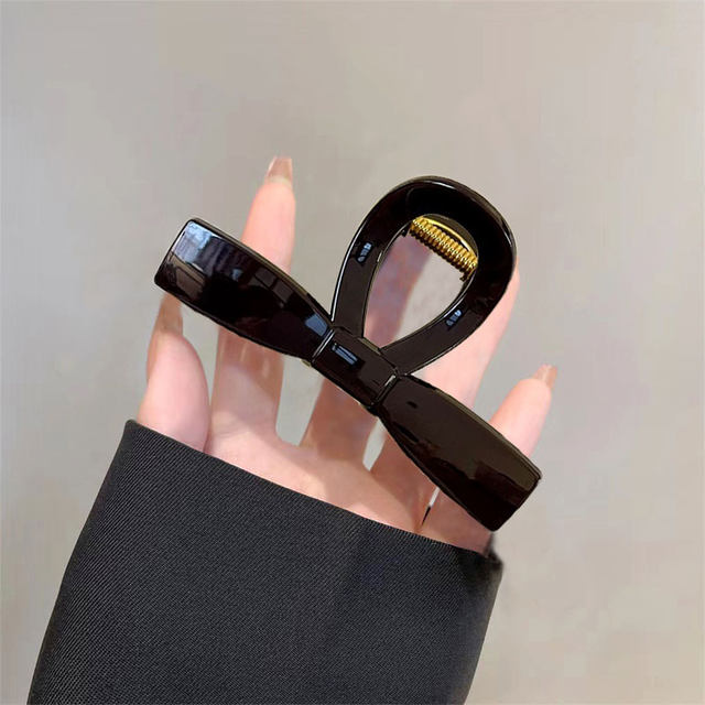 Original grab clip for women with high-end sense 2025 new hairstyle shark clip on the back of the head medium hair clip high-end hair accessories