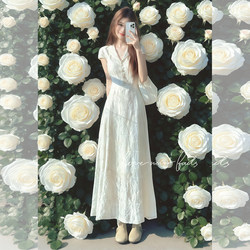 French-Style Commuting Outfit for Petite Women, Youthful and Stylish, Very Attractive White V-Neck Short-Sleeve Shirt, Waist-Cinching Dress for Women in Summer