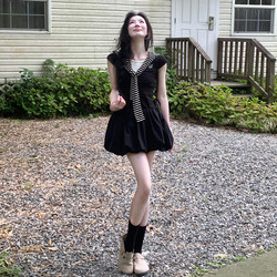 Black Fake Two-Piece Dress for Women, Early Summer 2026 New Style, Especially Beautiful for Petite Figures, Cinched Waist, Floral Bud Short Skirt