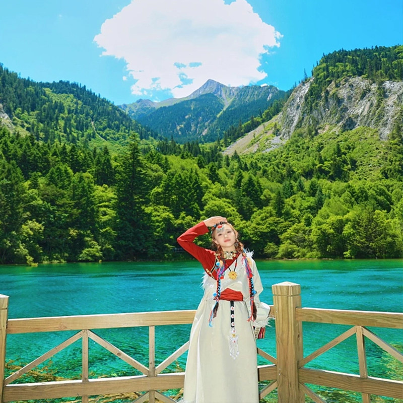 5天4晚纯玩| 2+1保姆车四川成都九寨沟旅游熊猫乐园黄龙24H接送机