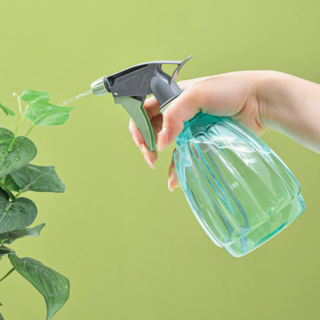 G4GADGET 1 Litre Spray Bottle | Versatile Water Spray Bottle For Home Cleaning, Gardening, And More | Adjustable Trigger For Mist & Stream