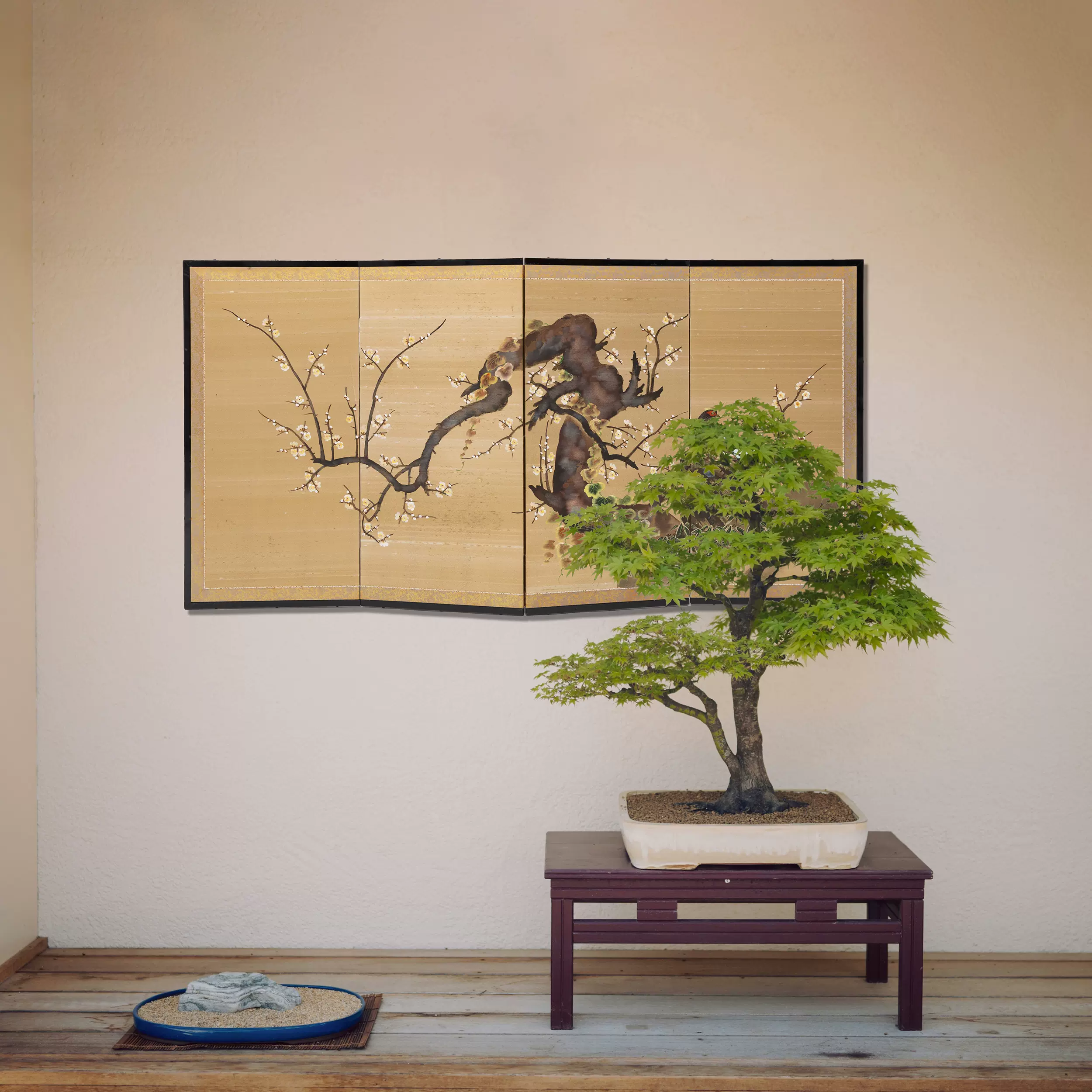 四つ折り屏風 日本画 金箔彩色 琳派 四季花 紙本金地著色燕子花図〈