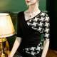 New summer slanted V-neck T-shirt for women's five-quarter sleeve houndstooth print design mid-sleeved top 2022 early autumn new style