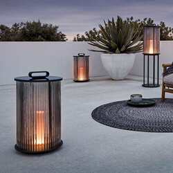 Solar garden lights outdoor waterproof lawn lights modern simple villa landscaping floor lamp garden terrace atmosphere lights