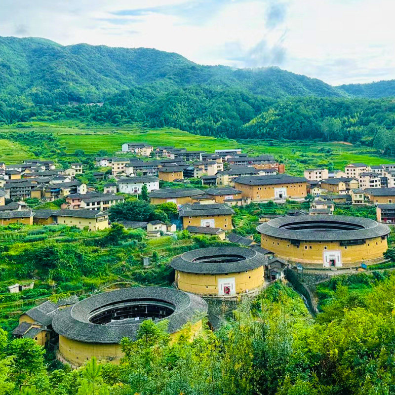 福建土楼王景区永定土楼+初溪土楼一日游【2-8人小团+含门票】