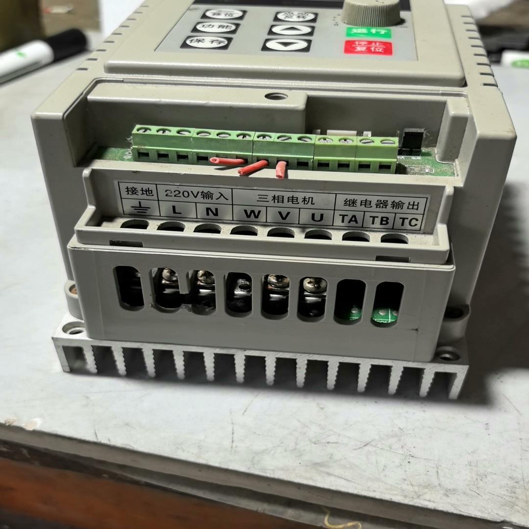 inverter变频器单相220v 风机水泵电机调速器