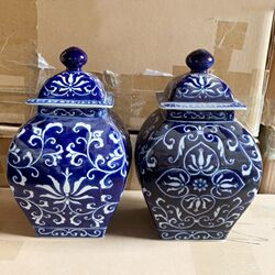 New Chinese ornaments ceramic soft decorations Chinese living room entrance vintage blue and white porcelain vase decoration storage jar