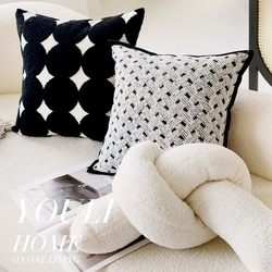 Cream-Colored Pillowcase, High-End Modern Minimalist Black and White ins Knot Style, Sofa Living Room Cushion Backrest for Bed