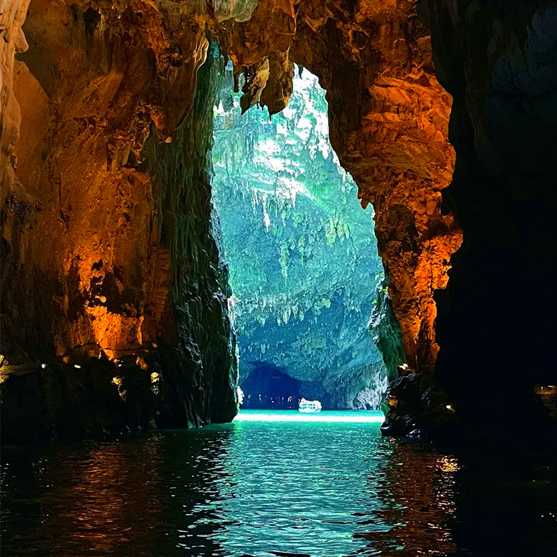 毕节/六盘水发九洞天枪杆岩纯玩一日游|2-8人团九洞天游船玻璃桥