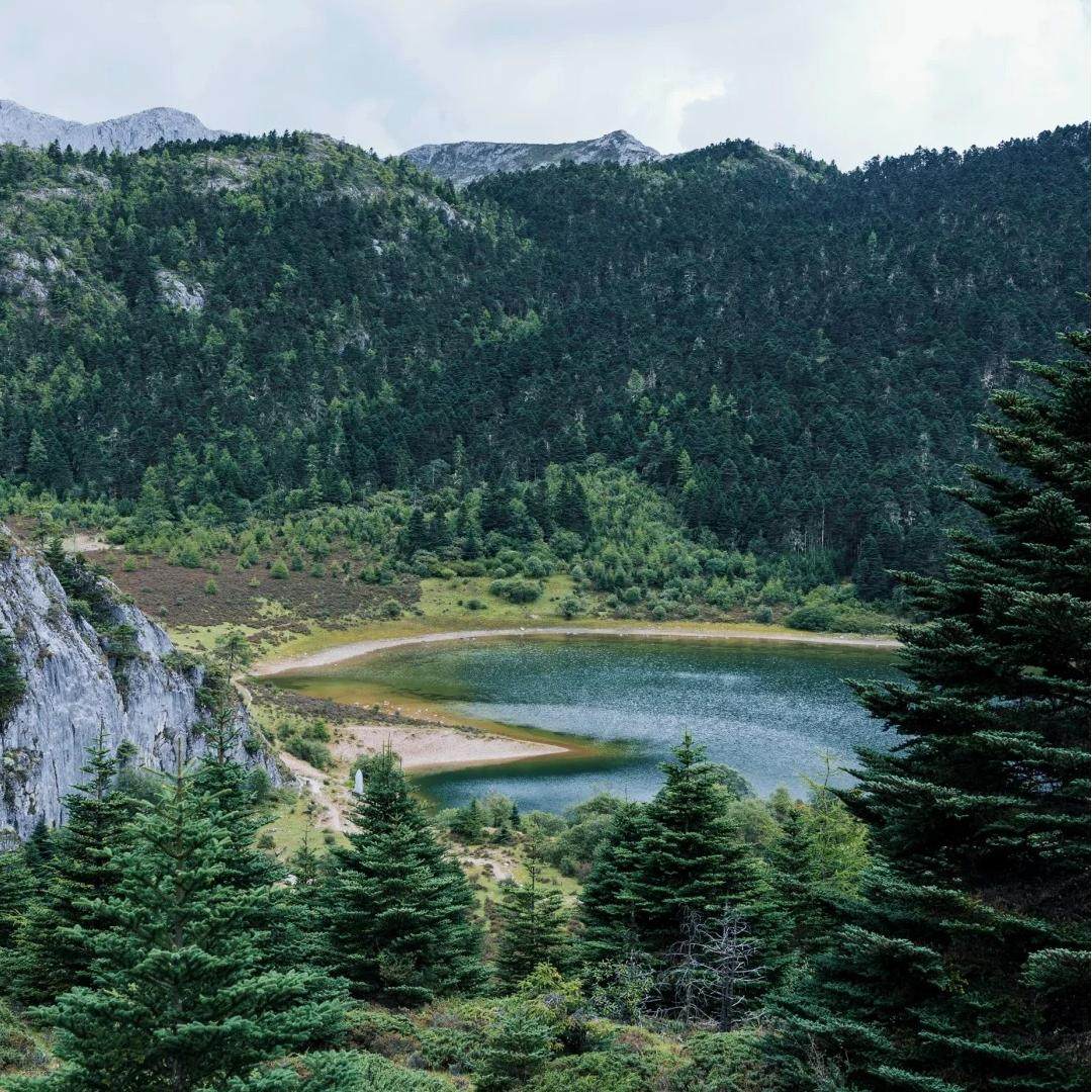 【2-8人尼汝秘境徒步】丽江香格里拉5日白水台+南宝牧场+松赞林寺