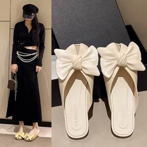 2025 new Korean version of women's summer wear bow fashion sandals internet celebrity versatile fashion flat-bottom half-slippers
