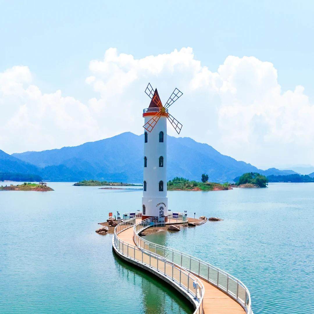 淳安千岛湖中心湖区门票+游船票+岛上自助餐+导游陪同讲解服务