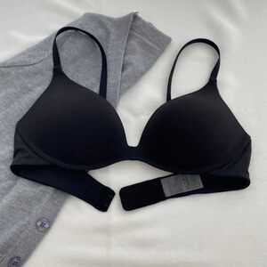 
Japanese ultra-fine dental light and breathable without steel rings comfortable and gathered bra small breasts underwear girl glossy and markless bra