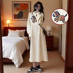 
Maternity wear, autumn and winter long-sleeved round neck pure cotton dress, Korean style fashionable lazy style loose skirt that covers the belly and does not show pregnancy