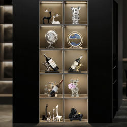 Violent Bear Wine Rack Ornament, Light Luxury, High-End Home Decor for Living Room, Sideboard, Glass Cabinet, Wine Cabinet Decoration with a Sense of Sophistication