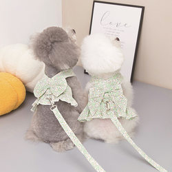 Spring and summer pet clothes kite chest and back floral skirt can be hang leash skirt skirt chest and back Pomeranian dog clothing