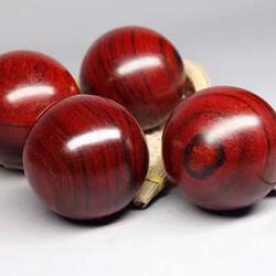 Small Leaf Rosewood Fitness Ball, Hand Spinning Ball, Hand-Held Ball, Rehabilitation Ball for Middle-Aged and Elderly, Solid Health Ball for Exercise