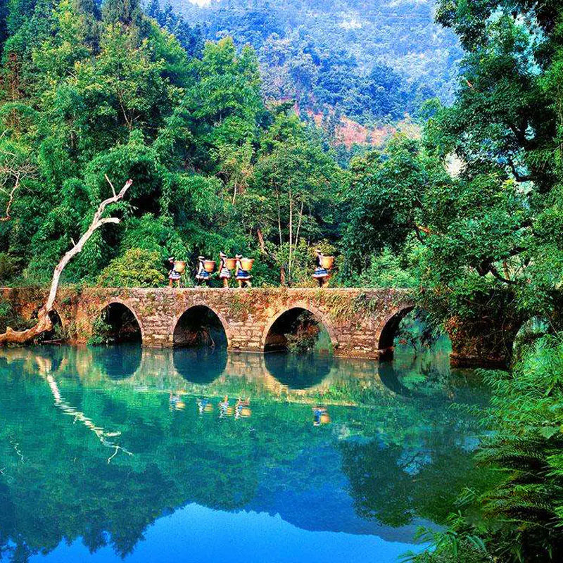 贵州旅游9天8晚黄果树千户苗寨小七孔梵净山镇远万峰林百里杜鹃