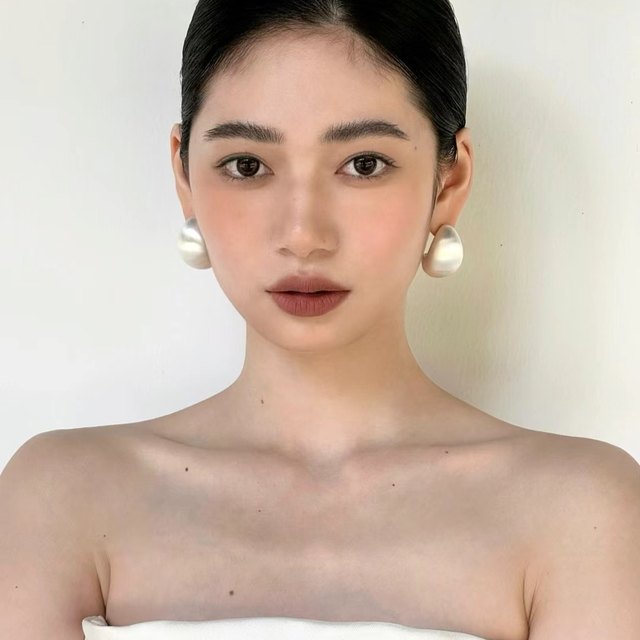 Silver brushed water drop earrings for women light luxury high-end earrings French retro exaggerated wide face versatile earrings ear clips