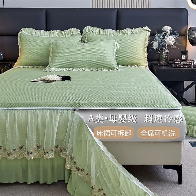 
Category A maternal and infant light luxury ice bean mat three-piece bed skirt style removable and machine washable ice silk mat 1.8 meters bed