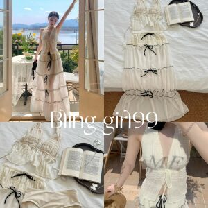 
[Summer of Foam] French holiday style sexy neck split bikini small breasts make you look slim on the beach