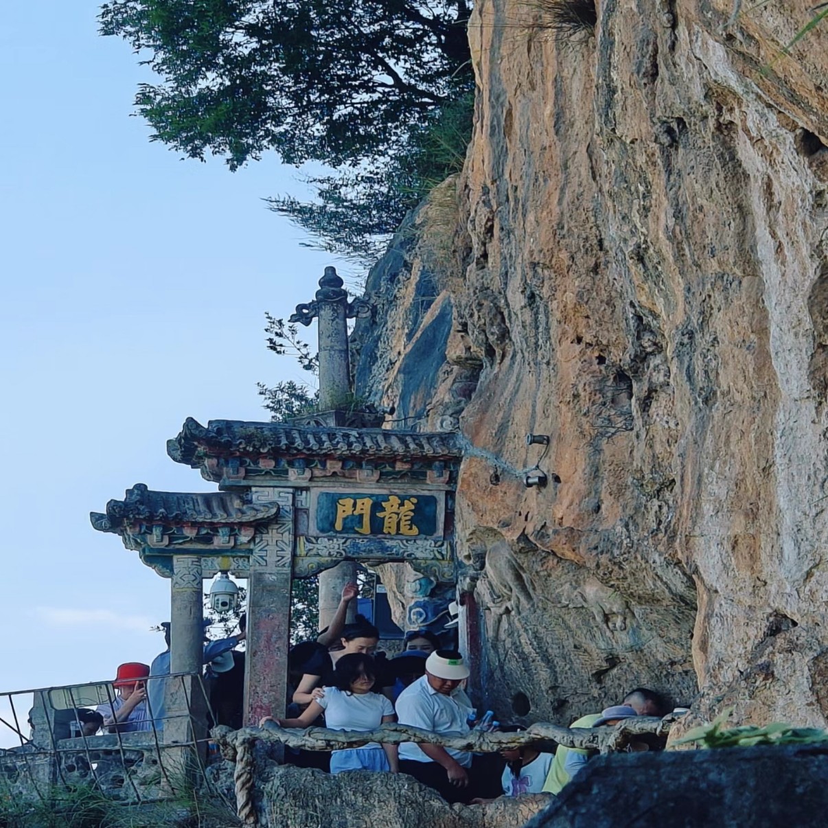 昆明一日游纯玩滇池海埂大坝民族村西山风景区含西山门票索道