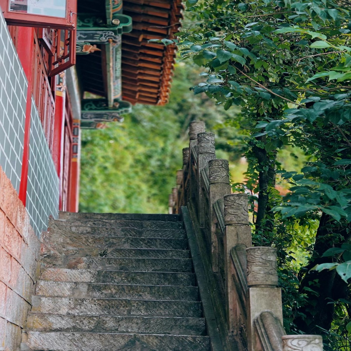 昆明一日游纯玩滇池海埂大坝民族村西山风景区含西山门票索道