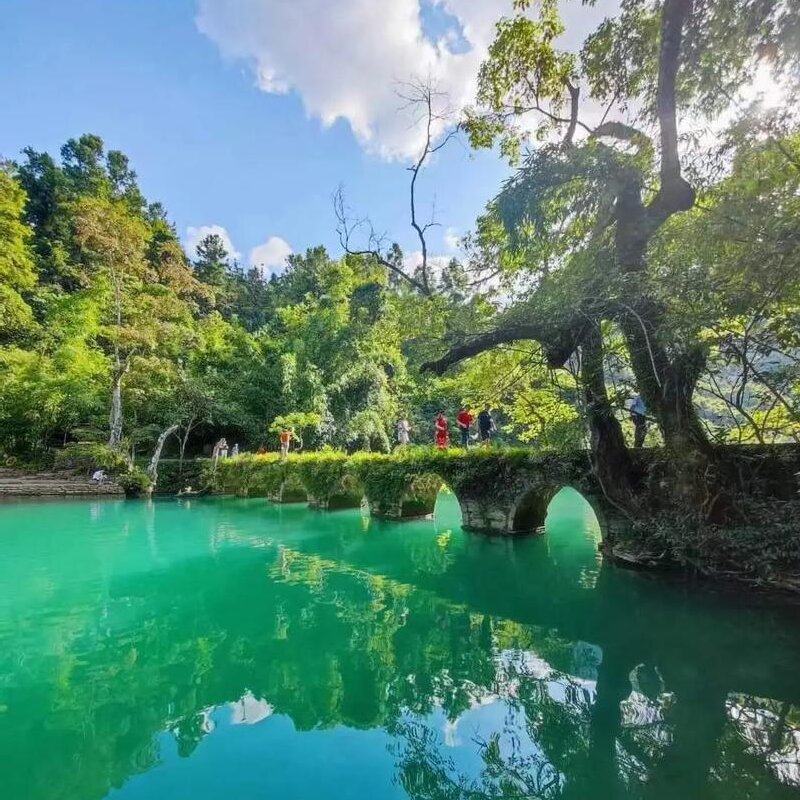 西江千户苗寨+小七孔+镇远+梵净山3天2晚 宿苗寨观夜景 多套餐