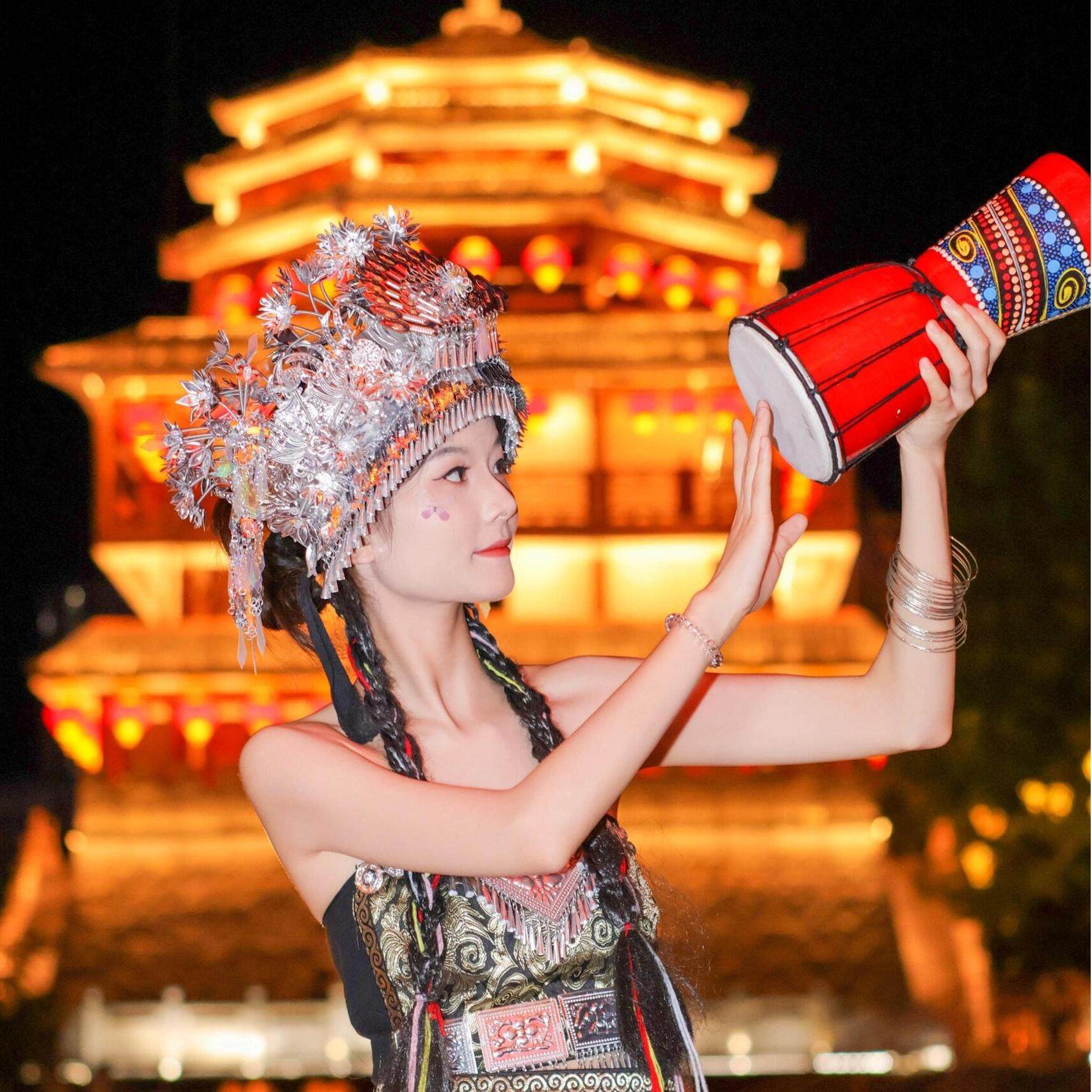 【屏山 +宣恩+狮子关+大峡谷+梭布垭】5天4晚#8人小团#管家服务