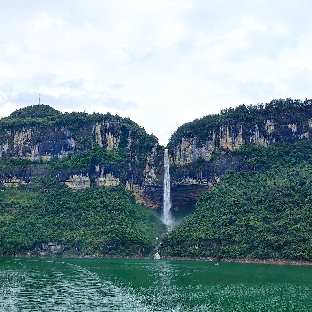 恩施大清江一日游【自营直通车+可接送可充电可躺2+1保姆车】