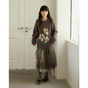 
aww This issue’s favorite thick velvet high-density floral sweater Japanese retro loose and cute sweater