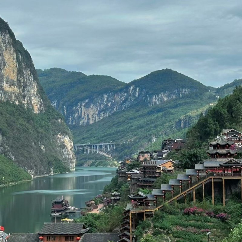 武隆天生三桥/仙女山/九黎城/龚滩古镇/乌江画廊跟团游纯玩小团