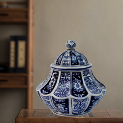 Chinese style blue and white porcelain hand-painted ceramic jar decoration ceramic vase soft decoration living room table decoration tea jar decoration